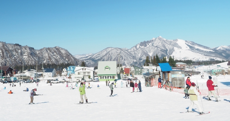 スキー場のゲレンデの様子